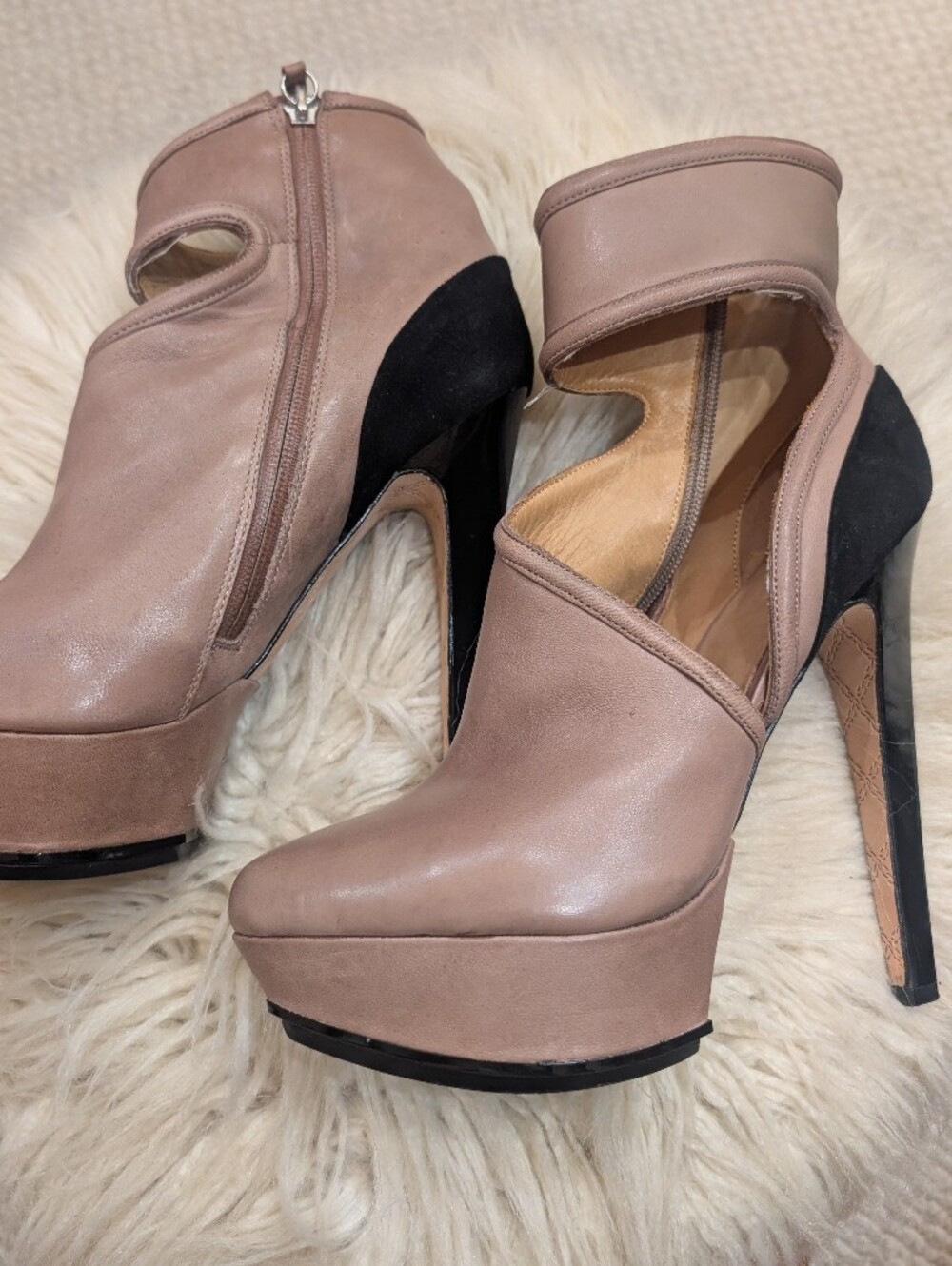 L.A.M.B. by Gwen Stefani Architectural Platform Stilettos – Size 8.5 – Rare